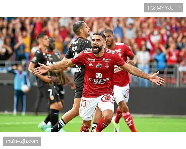 评论:战术趋同的隐忧,中小球队普遍采用五后卫阵型是否让法甲观赏性下降? 评论:战术趋同的隐忧,中小球队普遍采用五后卫阵型是否让法甲观赏性下降?